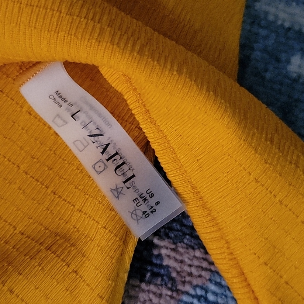 Yellow string bikini - Picture 4 of 4